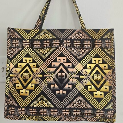 ChicwearbyIn-Style Oversized Travel Tote – Stylish, Strong & Handmade